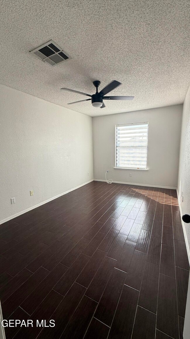Building Photo - 11621 Marsh Mccall Way