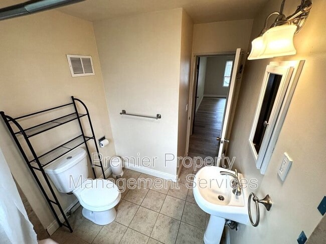 Building Photo - 2607 Glenwood Ln