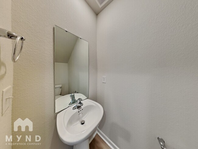 Building Photo - 428 Ivy Bank Dr