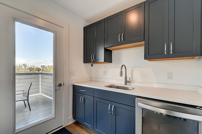 Building Photo - 1326 Colere Pl