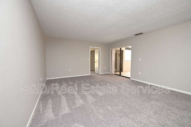 Building Photo - 1808 Village Ct