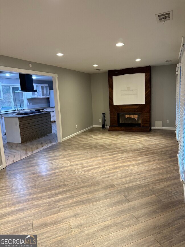 Building Photo - 2365 Statler Dr