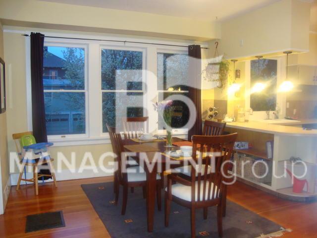 Building Photo - Charming Sellwood Home Offers Lots of Character & Charm!