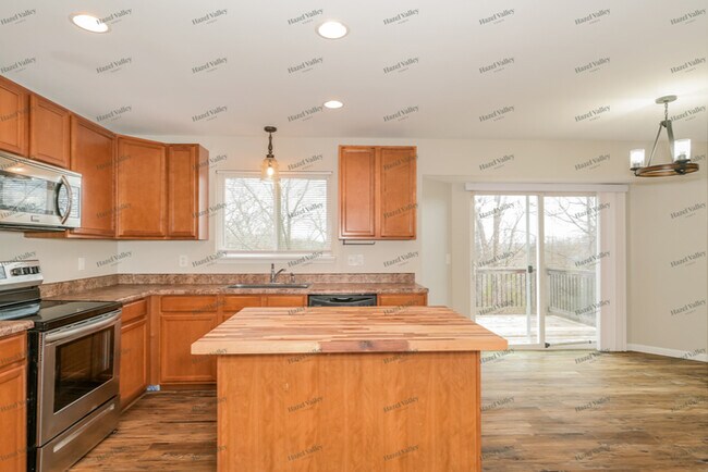 Building Photo - 1965 Masters Dr