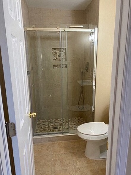 Building Photo - 2058 Chadwick Ter