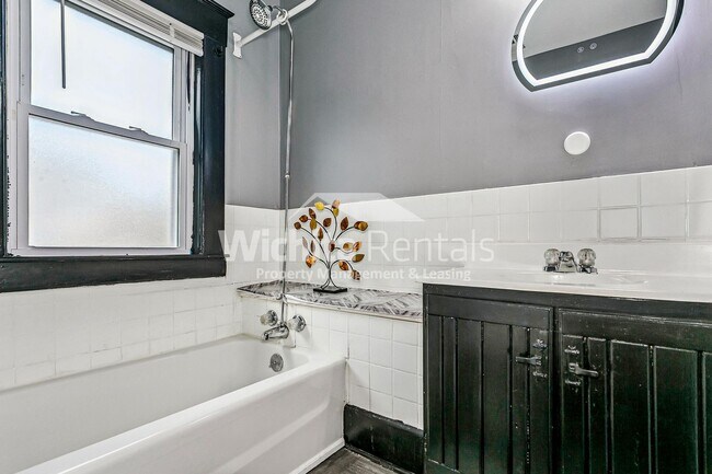Building Photo - 1132 B W Munnell Ave