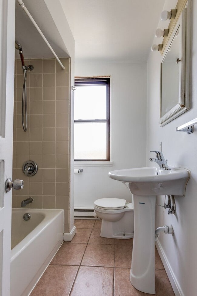 Building Photo - 834 Industry St