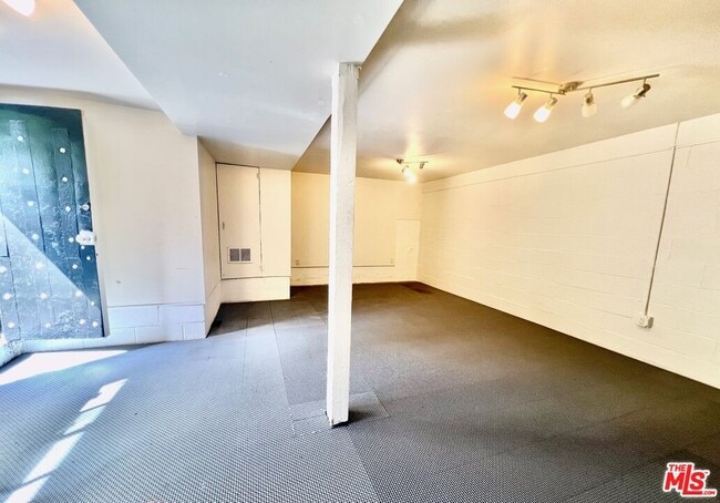 Building Photo - 2161 Ewing St