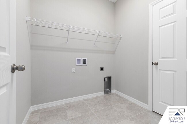 Building Photo - 60 Berkshire Ln