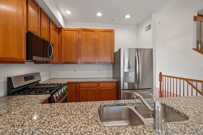 Building Photo - 102 Pilgrim Lndg