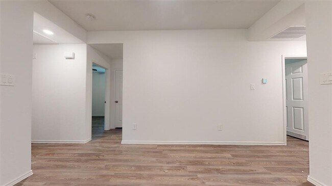 Building Photo - 1206 Silver Fir Ct