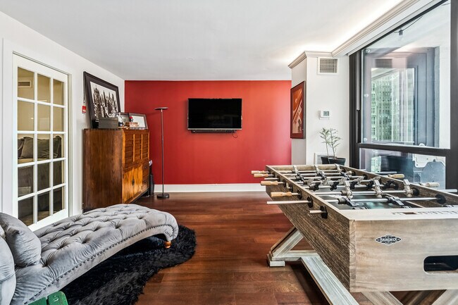 Building Photo - 1030 N State St