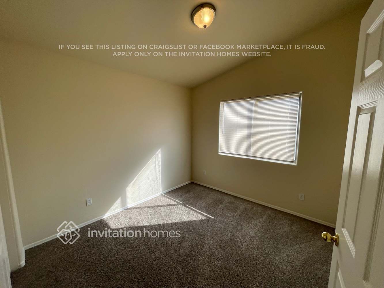 Building Photo - 14530 N 87th Ave