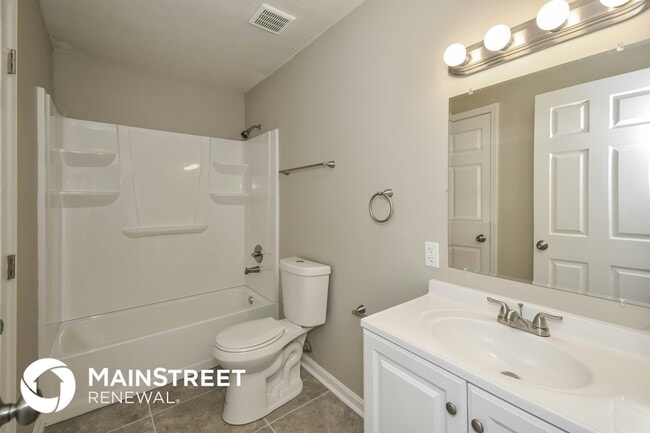 Building Photo - 5613 Ree Dr