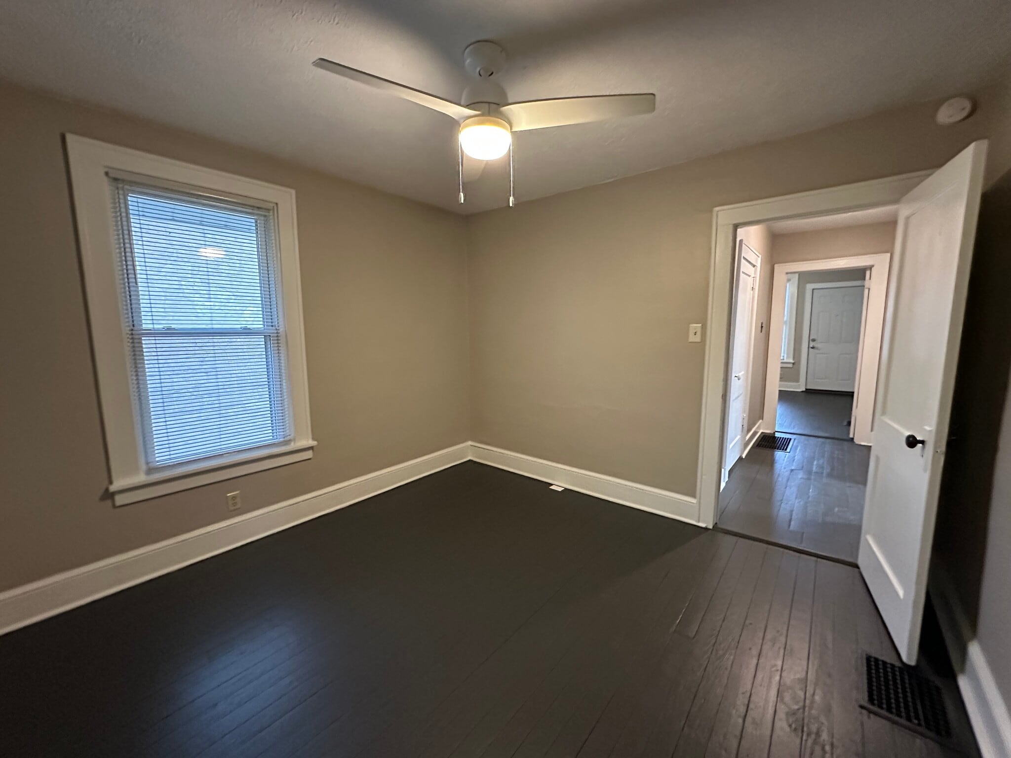 Building Photo - 424 Cherry St