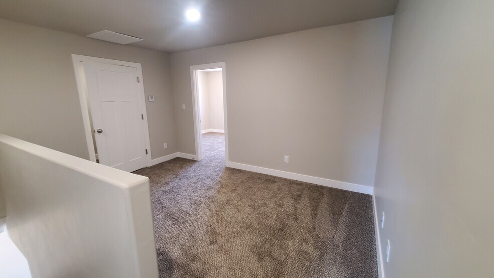 Loft - 3154 W 1650 N