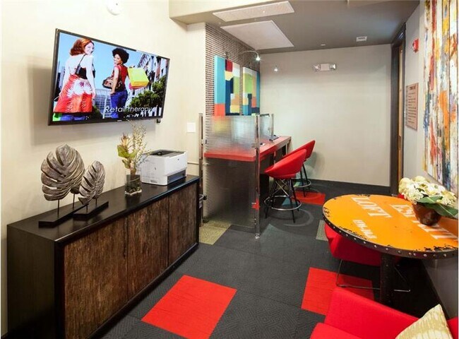 Building Photo - 302 N Lamar Blvd