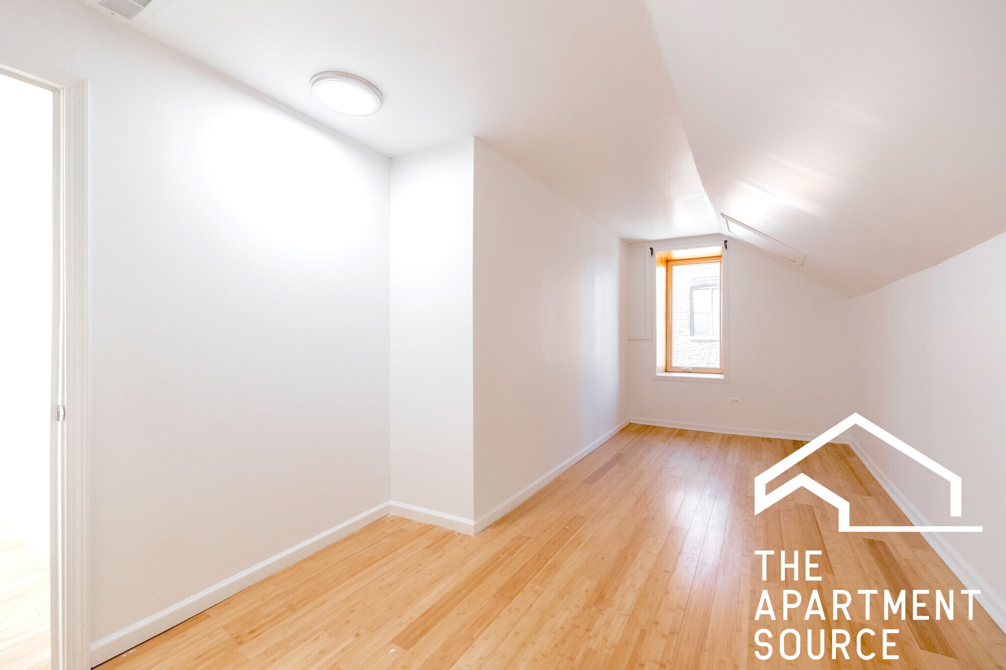 Building Photo - 1900 S Throop St