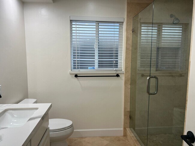 Building Photo - South Salinas Monterey Park Home