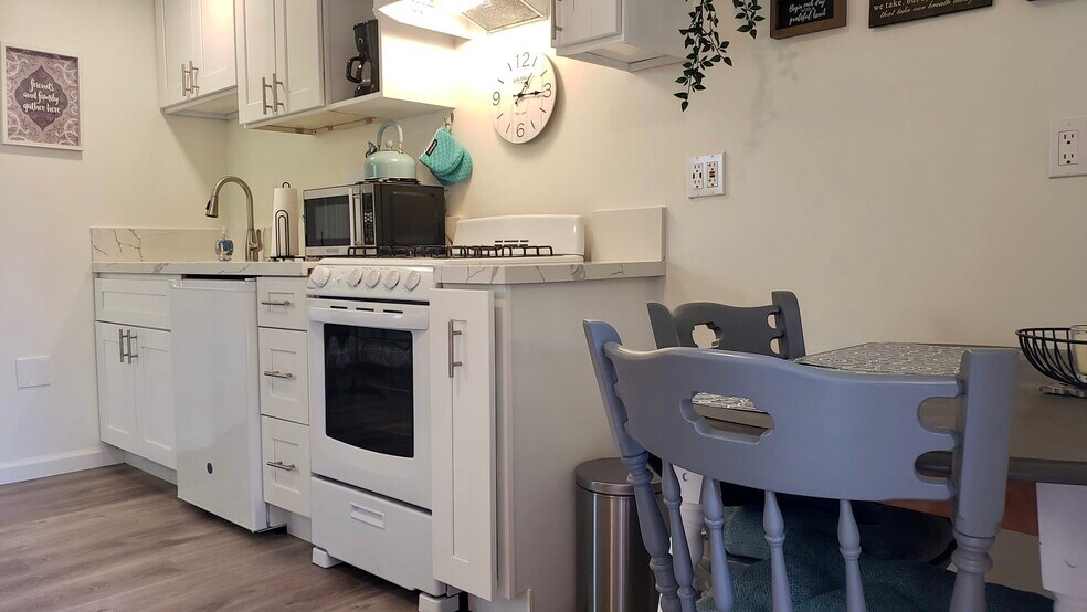 Building Photo - 2950 Columbia St