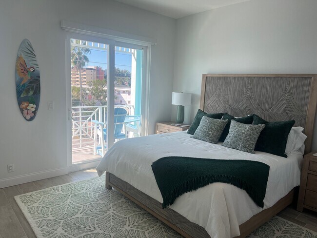 Building Photo - 11715 1st St E