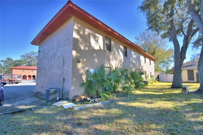 Building Photo - 751 Rebecca St