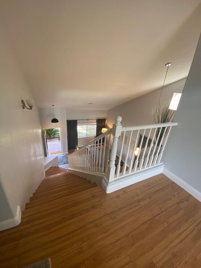Building Photo - 4 Bedroom Home in Summerlin with Pool