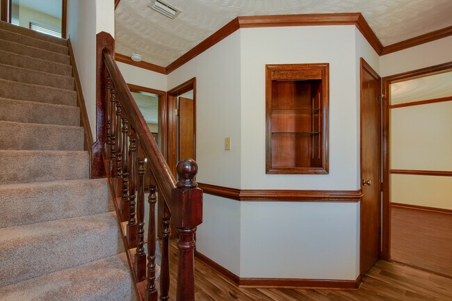 Foyer - 856 Maitland Drive