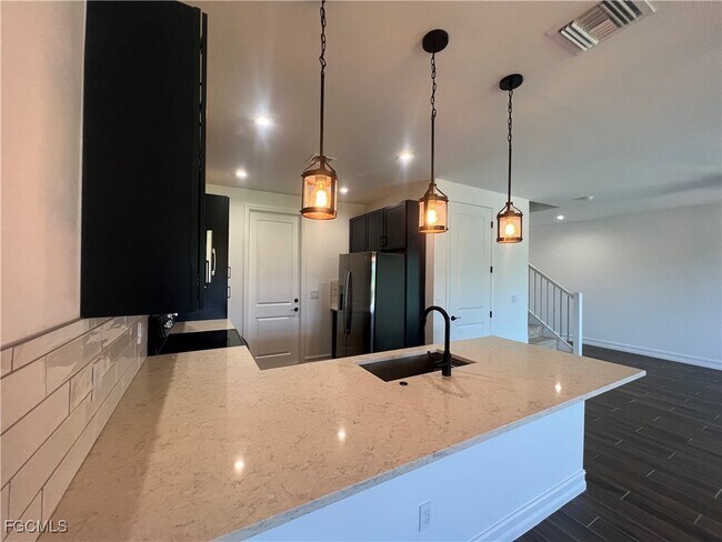 Building Photo - 7584 Carnegie Way