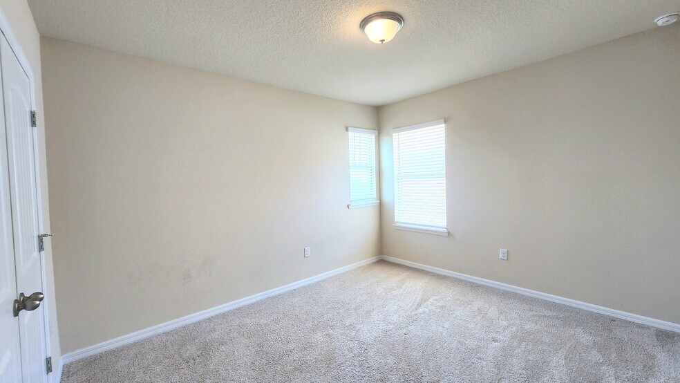 Building Photo - 16749 Harper Cove Dr