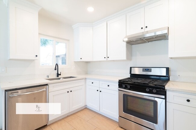 Building Photo - Remodeled House with Spacious Flat Lot - L...