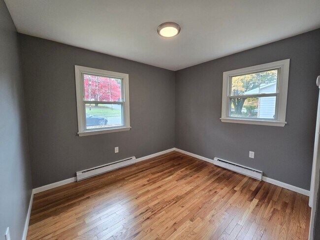 Building Photo - 1237 E Emmaus Ave