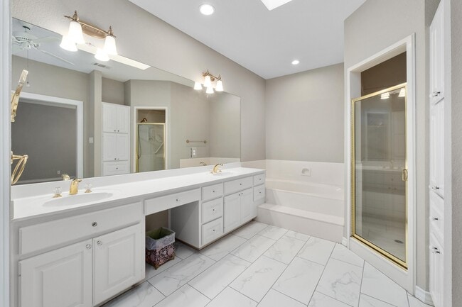Building Photo - 6002 Ascot Cove