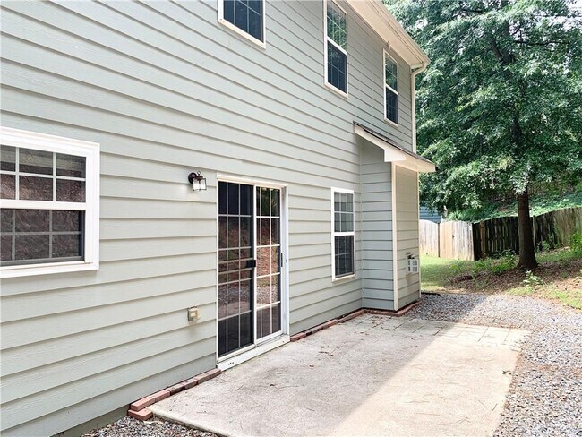 Building Photo - 329 Tuggle Ct