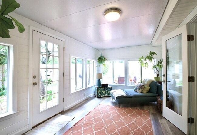 Building Photo - 2815 Inridge Dr