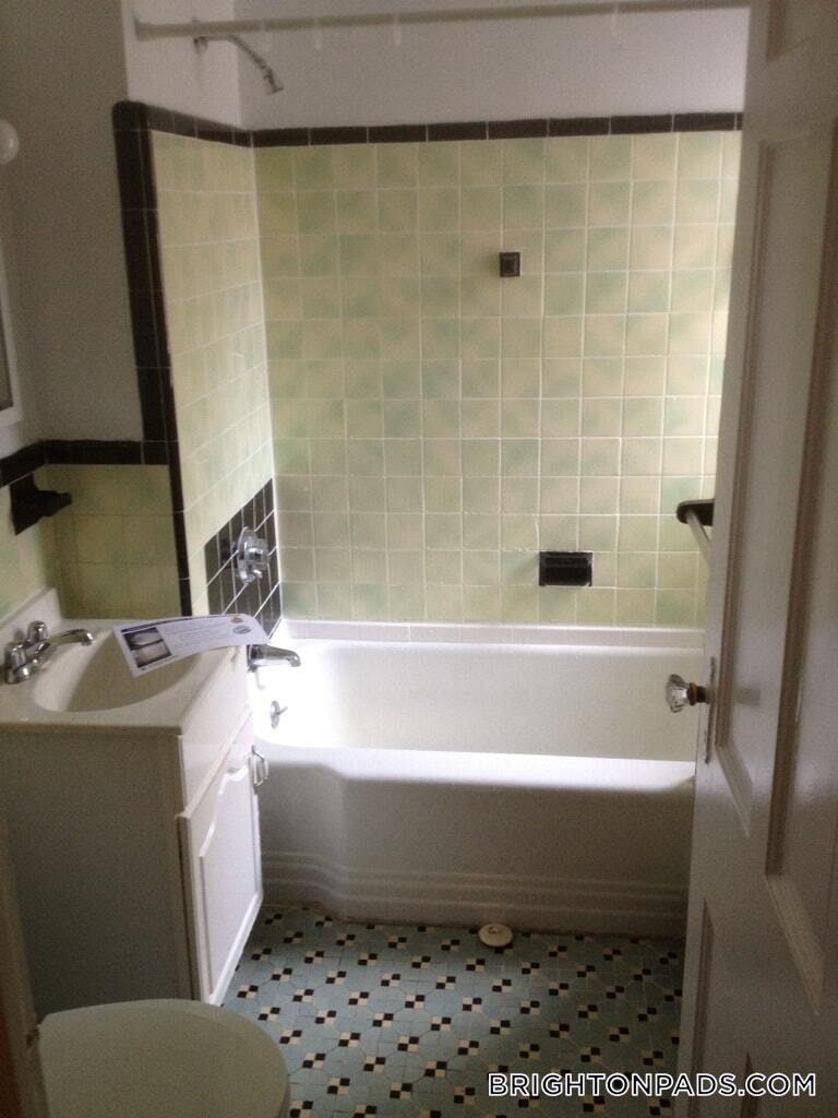 Building Photo - 75 Kilsyth Rd