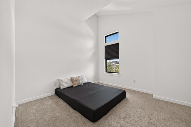 Building Photo - 29746 Burcreek Ln