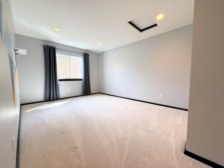 Building Photo - 3415 189th Pl SE