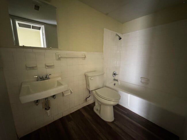 Building Photo - 2316 Buchanan St