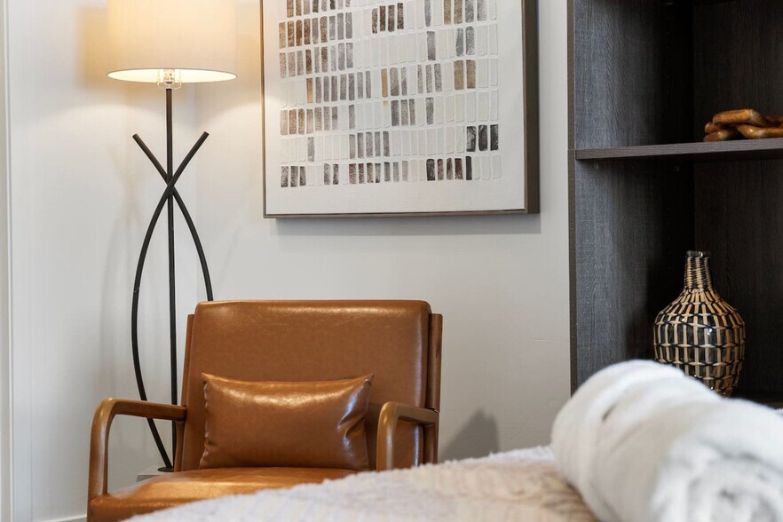 Building Photo - 1702 Ripple Rock Dr