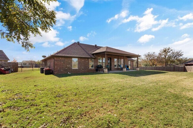 Building Photo - Beautiful Home In Pecan Planation