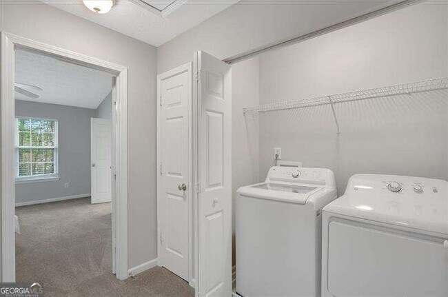 Building Photo - 940 Tree Creek Blvd