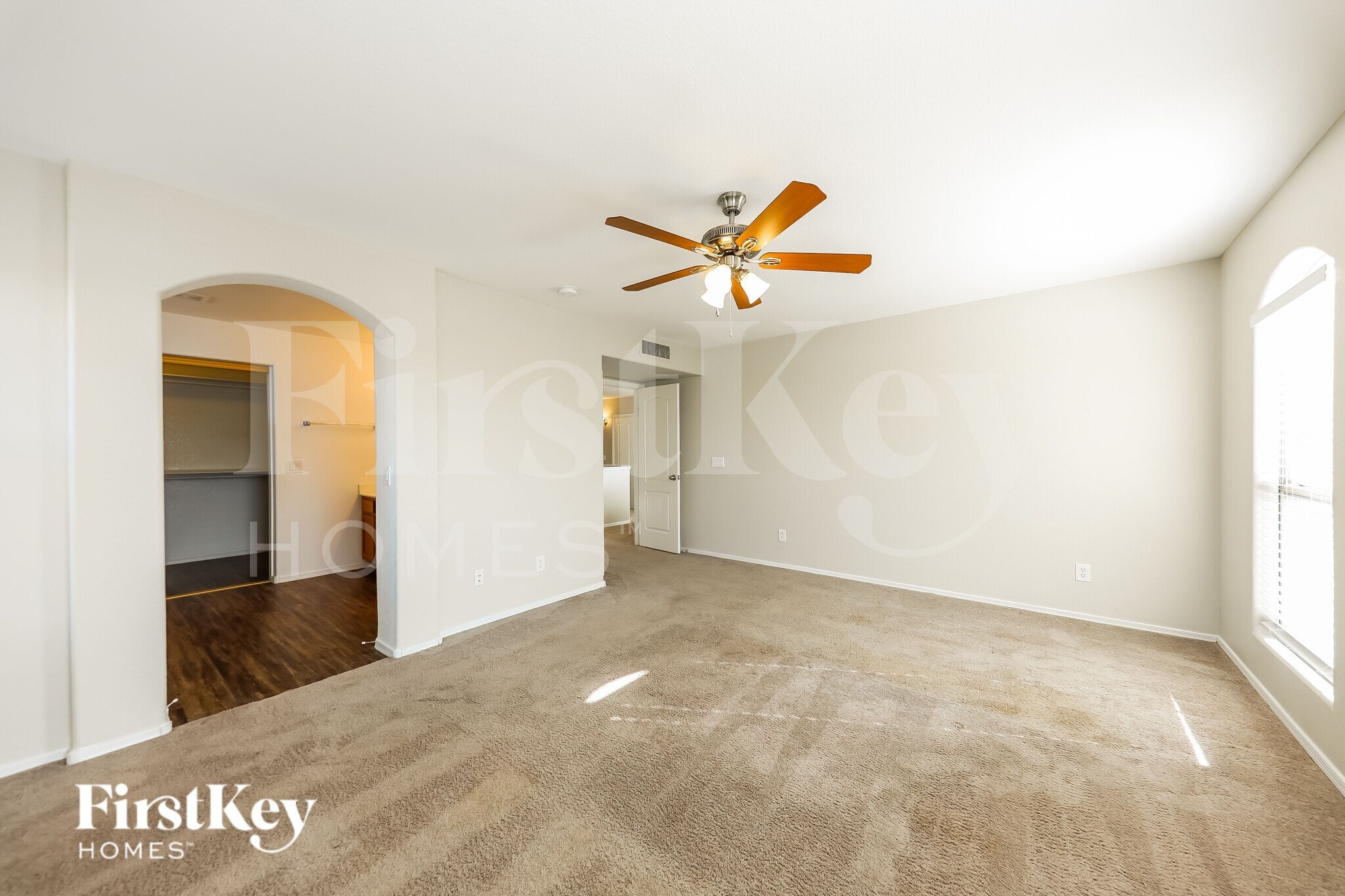 Building Photo - 12922 W Holly St