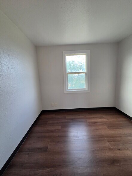 Building Photo - 529 NW 15th Dr