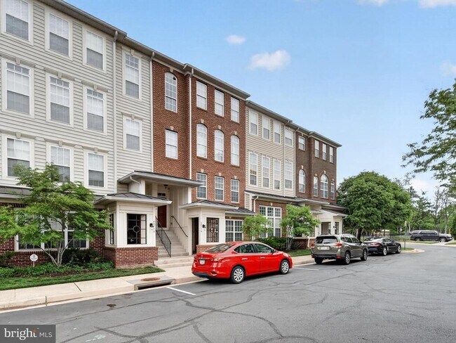 Building Photo - 6055 Wicker Ln