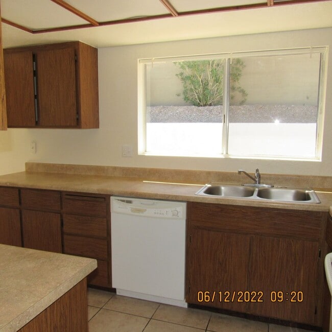 Building Photo - 3590 Clearwater Dr