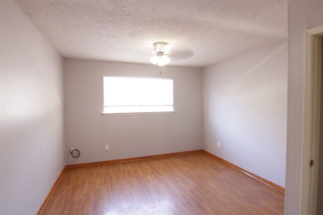 Building Photo - 10426 Cedar Towne Ln