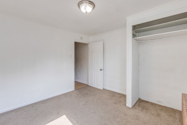 Building Photo - Available August  2026 - Great 3 Bedroom Mt. Washington Home w/ Spacious Open-Living!