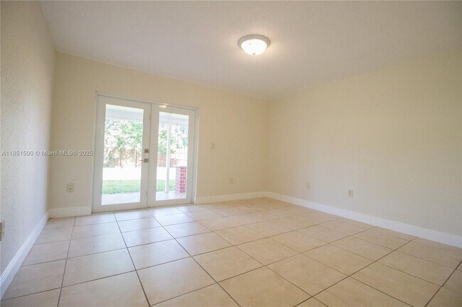 Building Photo - 15650 NW 39th Ct