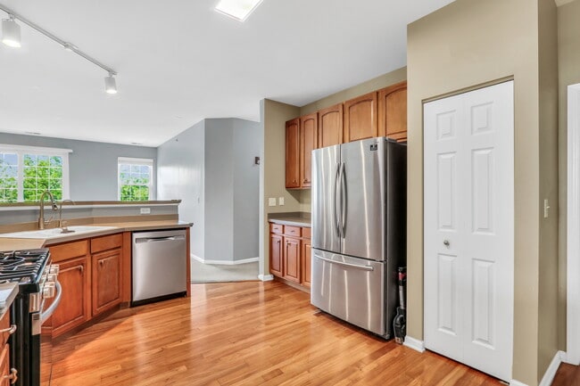 Building Photo - 210 Rosehall Dr